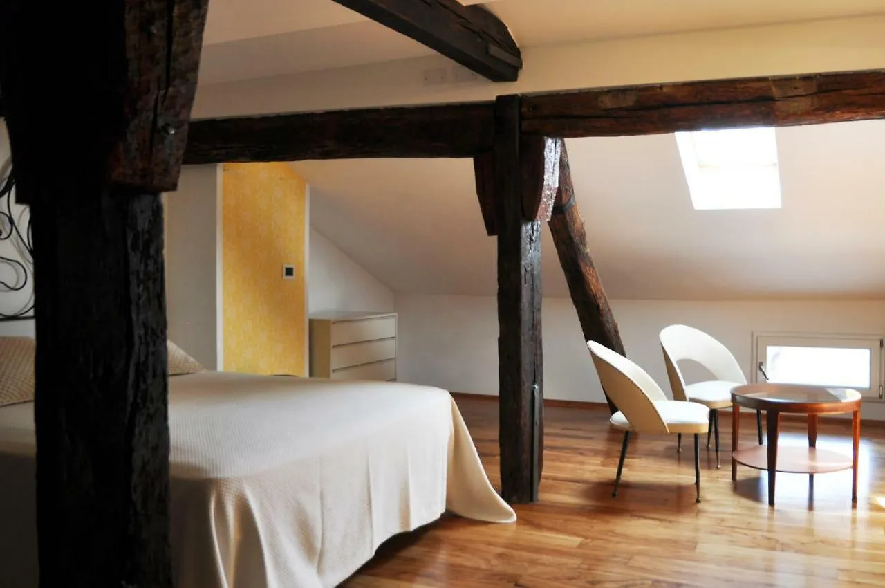 Guesthouse Red Sofa 볼로냐 B&B