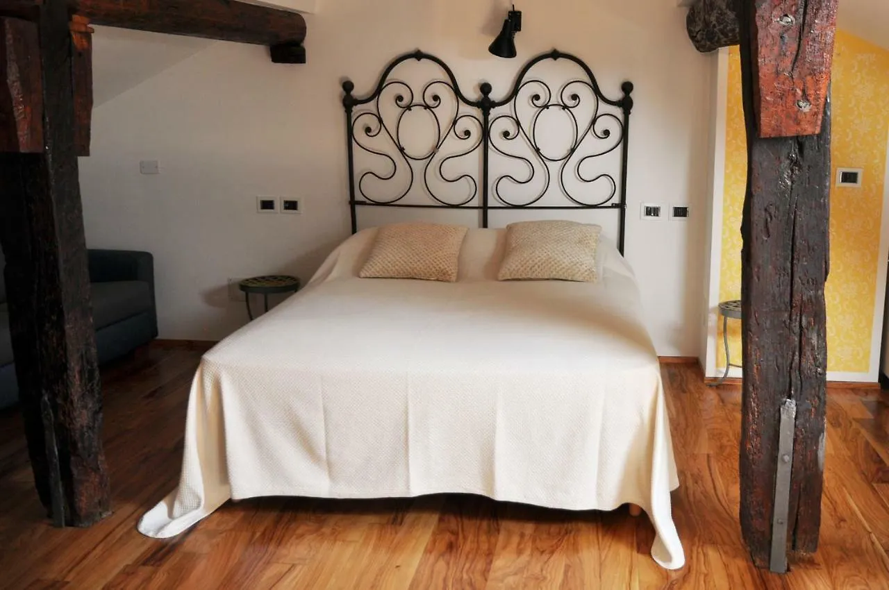Oda ve Kahvaltı Guesthouse Red Sofa Bolonya